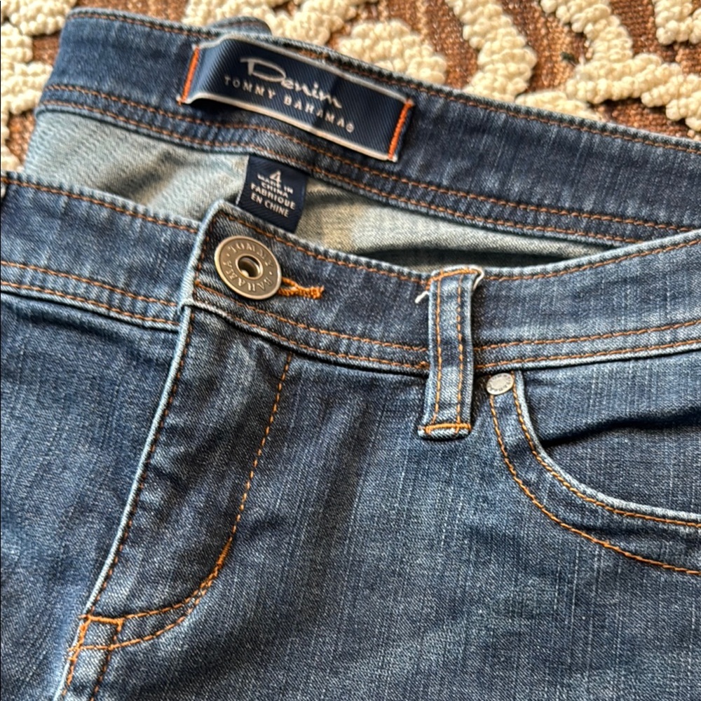 Tommy Bahama Women's Blue Jeans Crop Size 4 EUC Heritage Wash